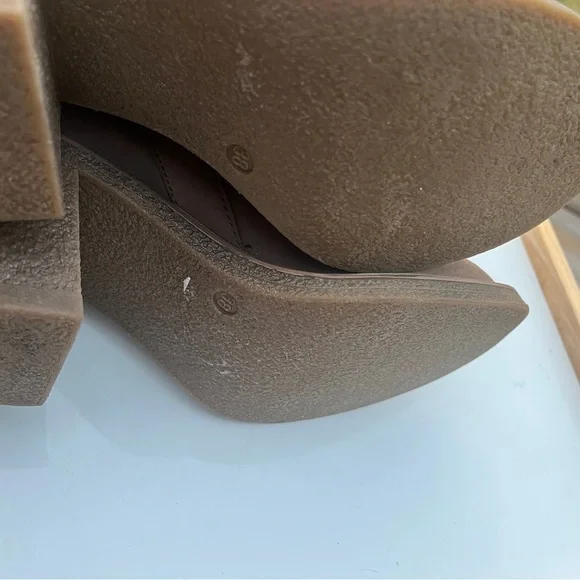 Elegant Tan Heeled Boots EU38 like New - Picture 10 of 10